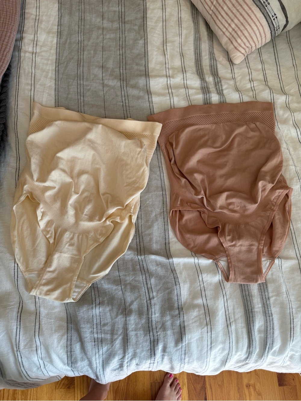 Momcozy Maternity Seamless Shapewear - Cream & Dusty Rose Size Large